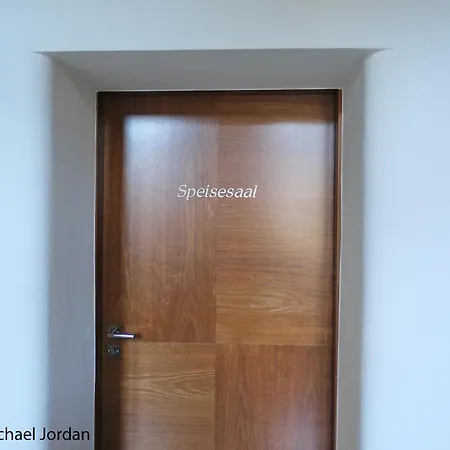 Gastfluegel Der Abtei Maria Laach *