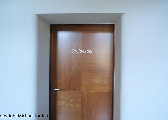 Gastflügel Der Abtei Maria Laach *